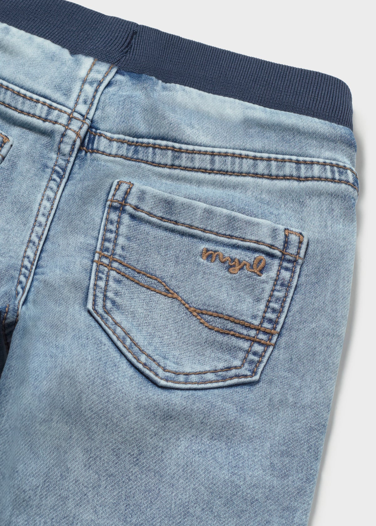 Pantalón vaquero jogger bebé