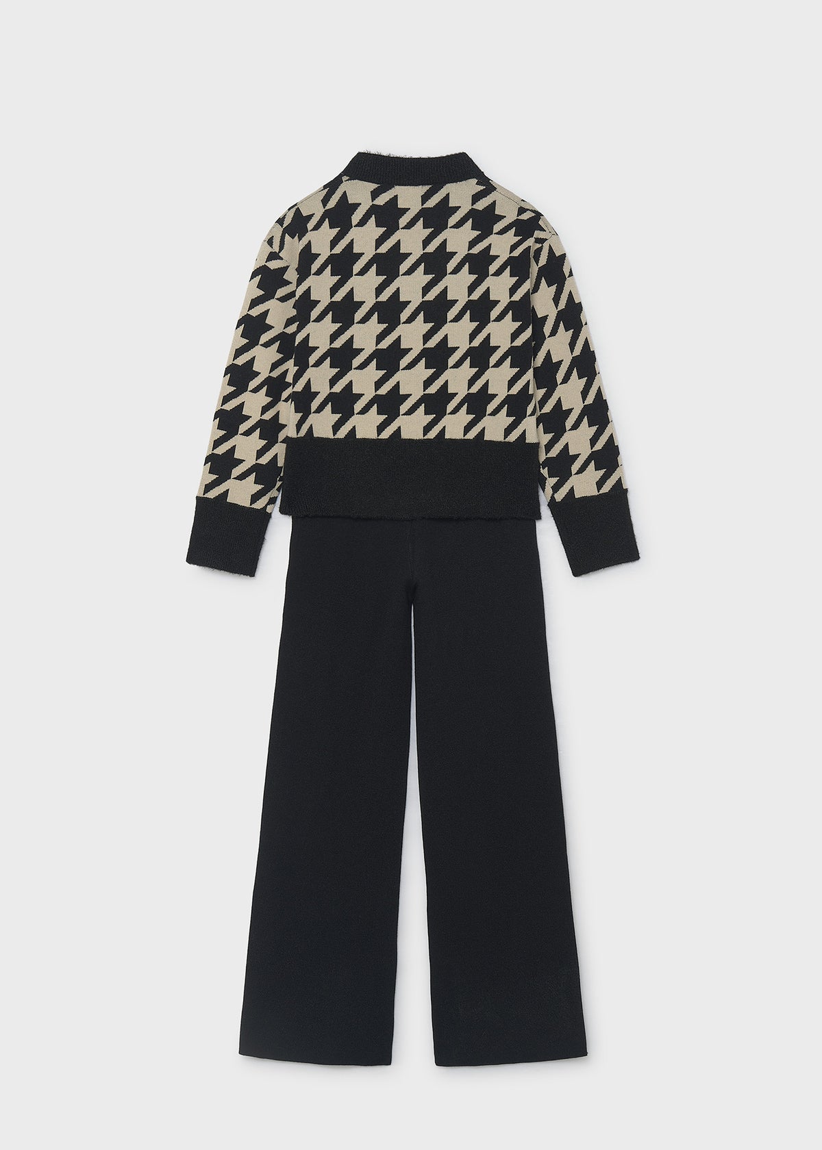 Conjunto pantalón y jersey chica