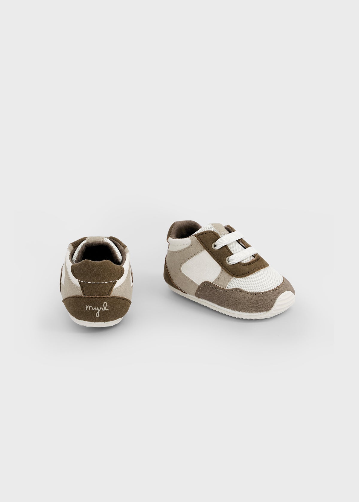 Zapatilla deportiva recién nacido