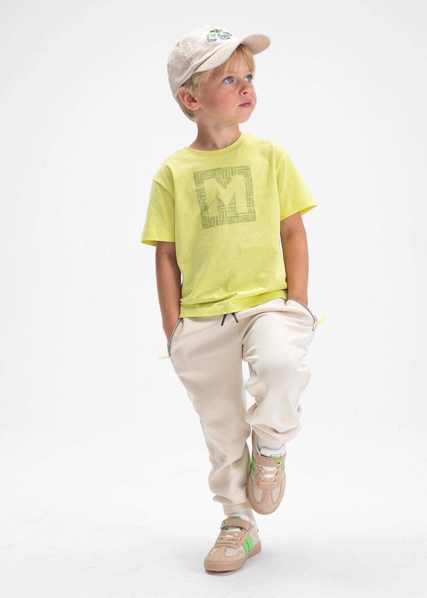 Camiseta básica letra niño