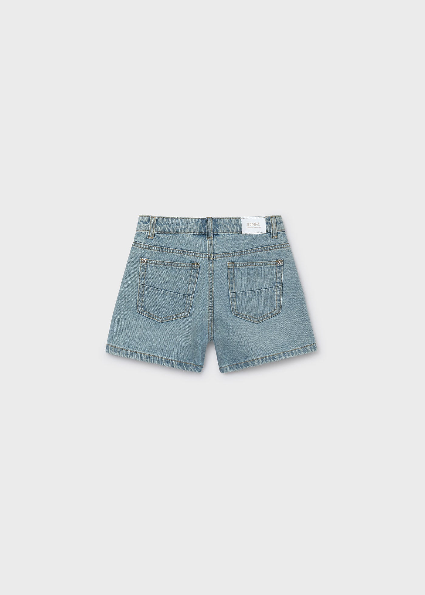 Pantalón corto vaquero chica
