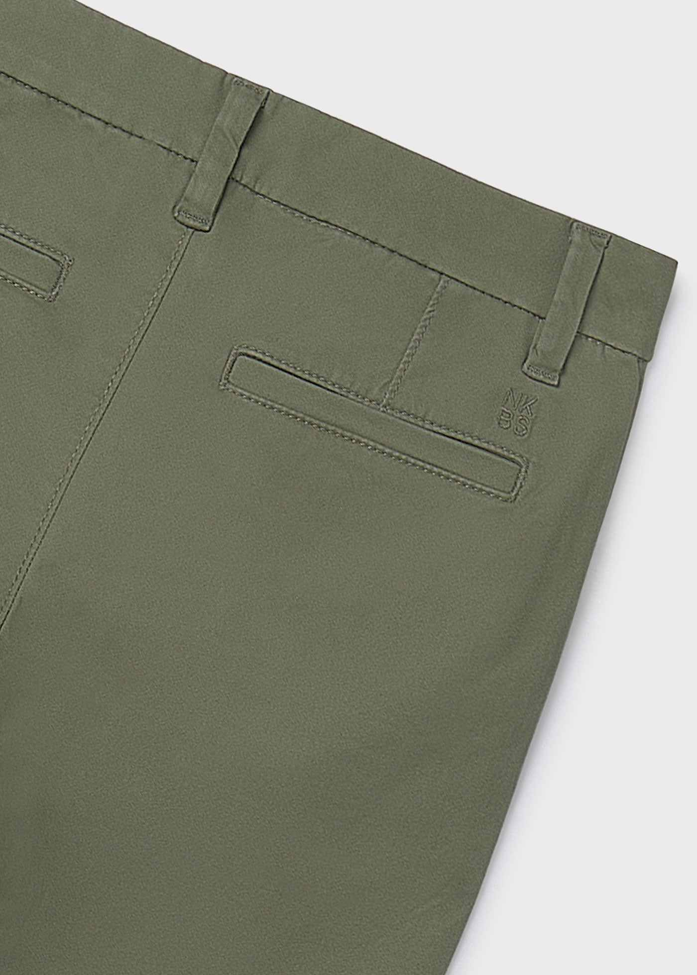 Pantalón largo chino básico chico