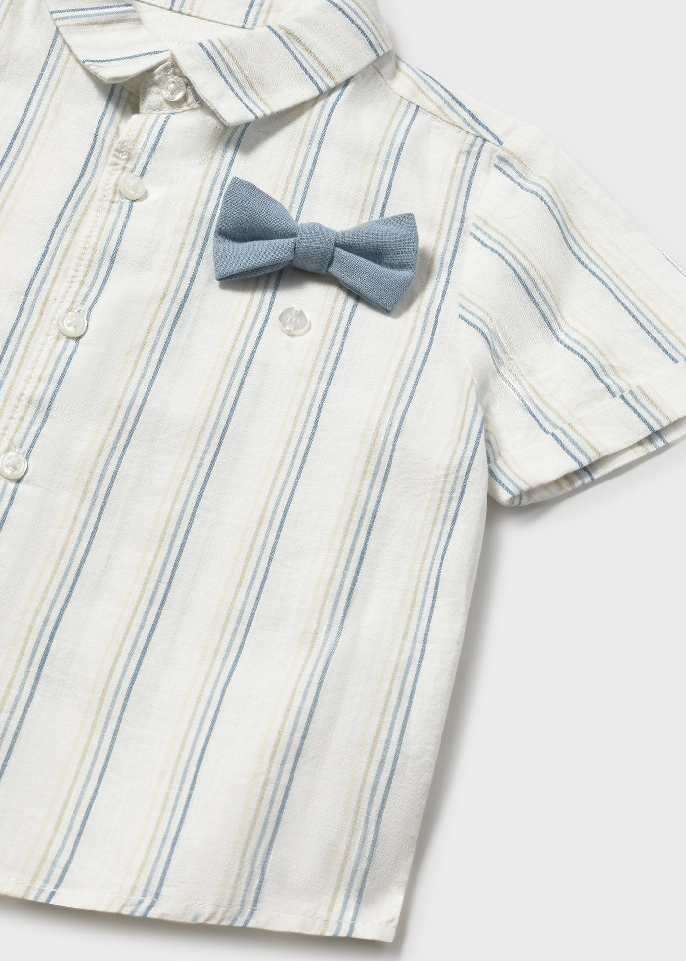Conjunto bermuda y camisa con pajarita bebé