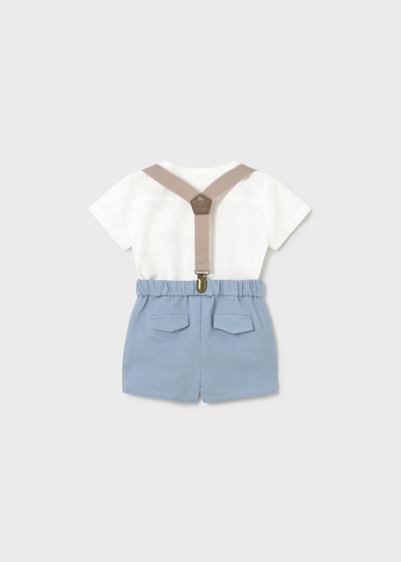 Conjunto pantalón corto tirantes y camisa recién nacido