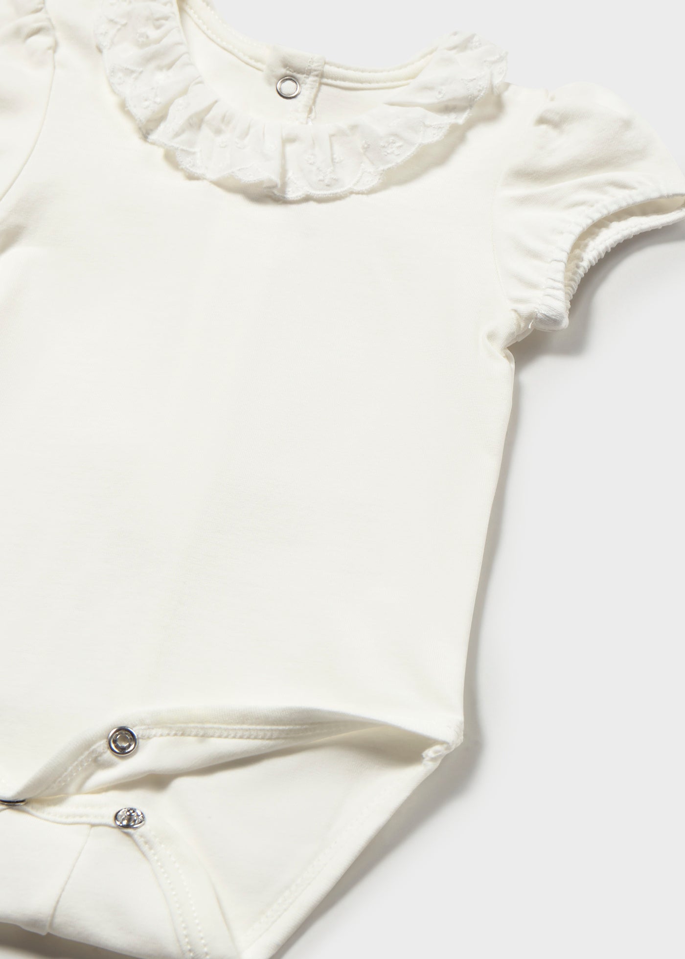 Body cuello volante recién nacida