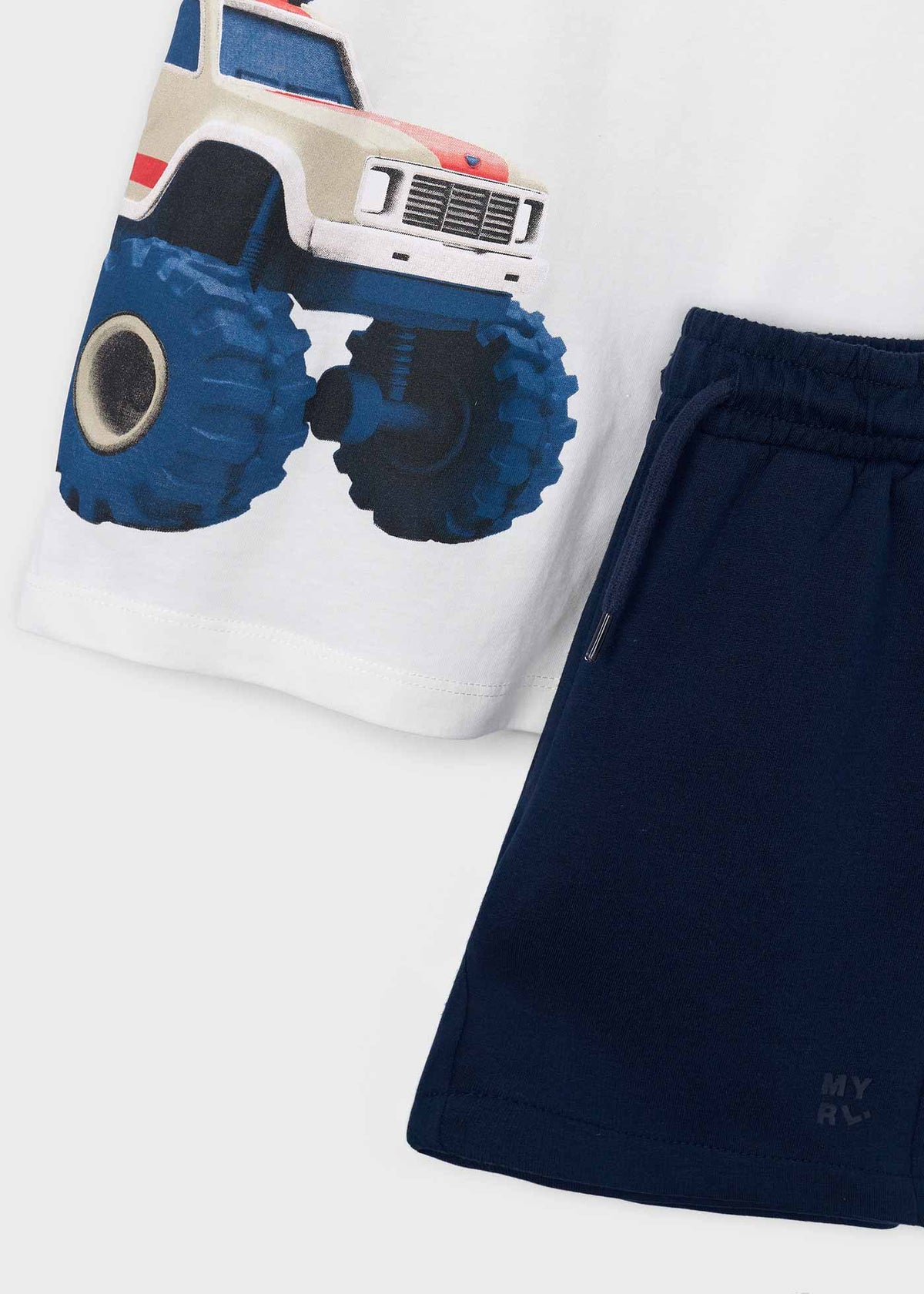 Conjunto pantalón y camiseta niño