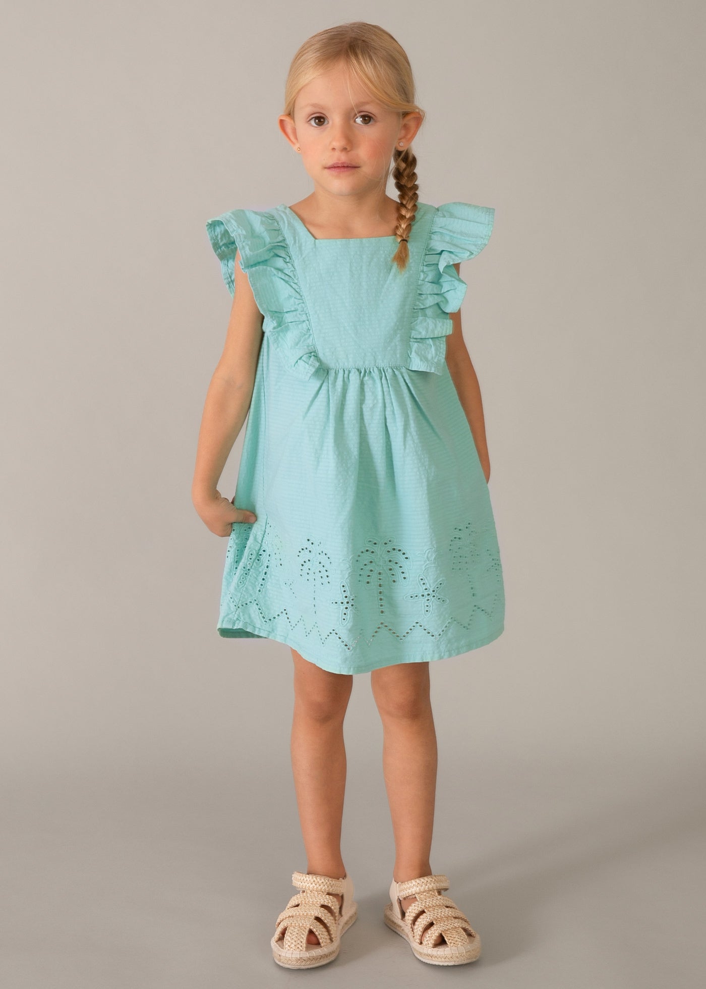 Vestido con calados niña