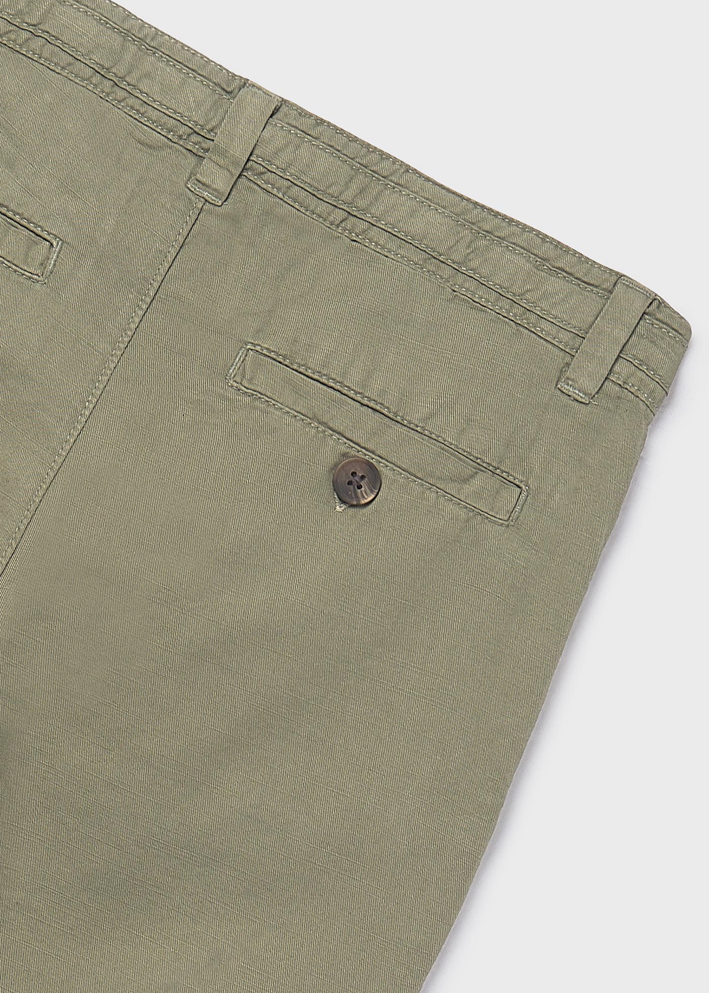 Pantalón chino chico