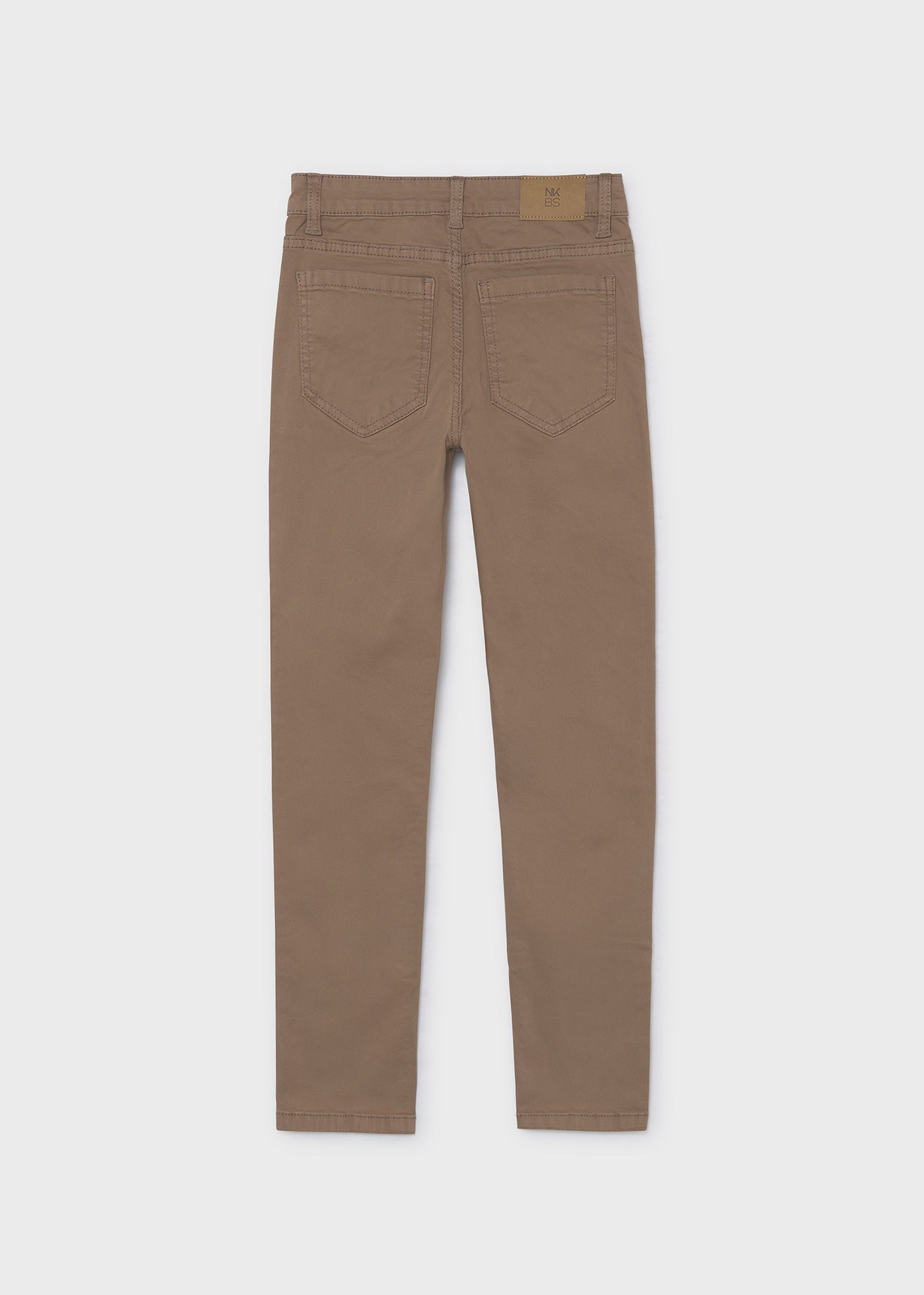 Pantalón básico slim fit chico