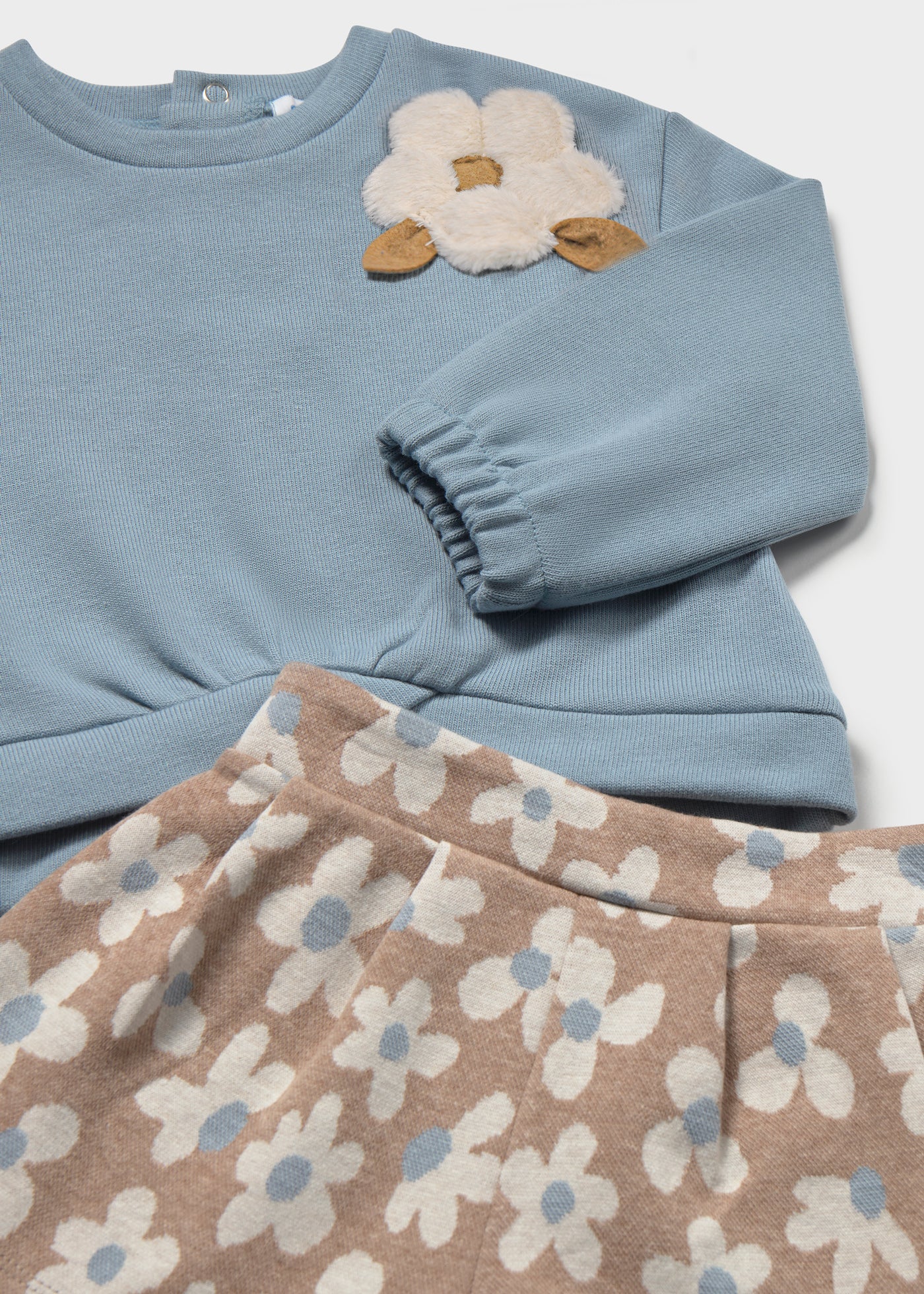 Conjunto pantalón corto flores bebé