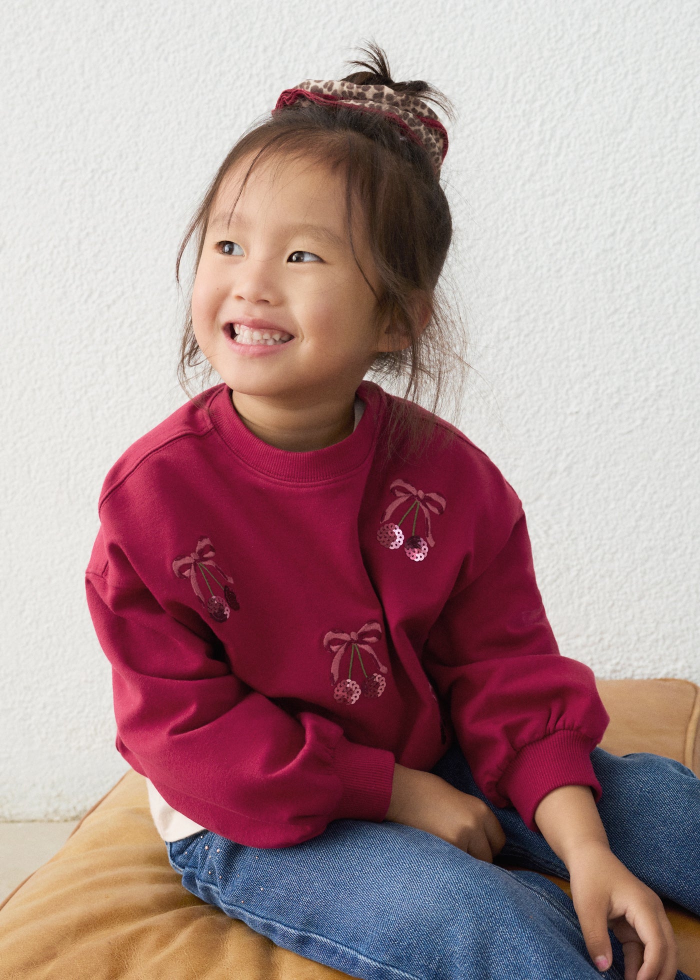 Sudadera bordados niña