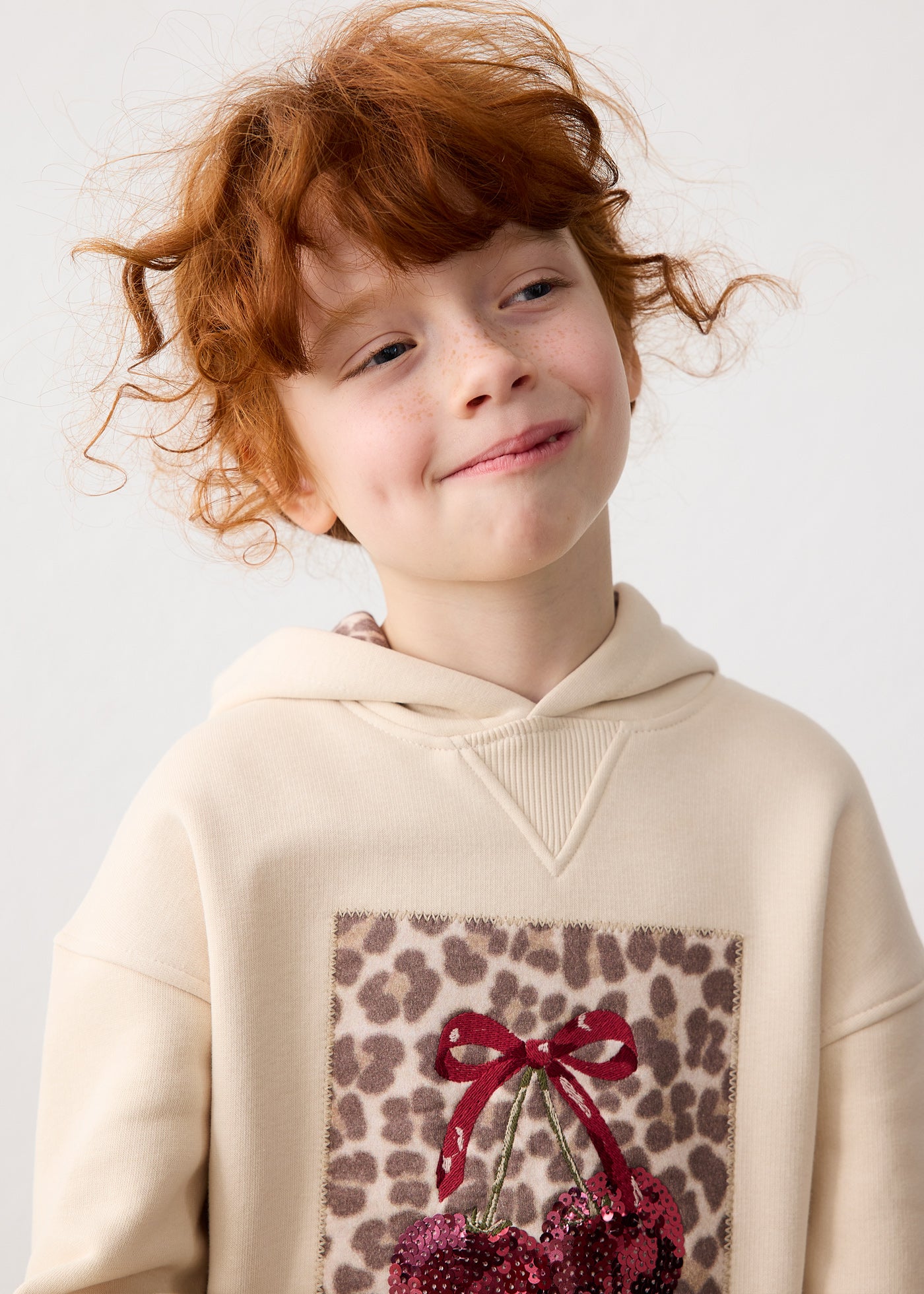 Vestido felpa con capucha niña