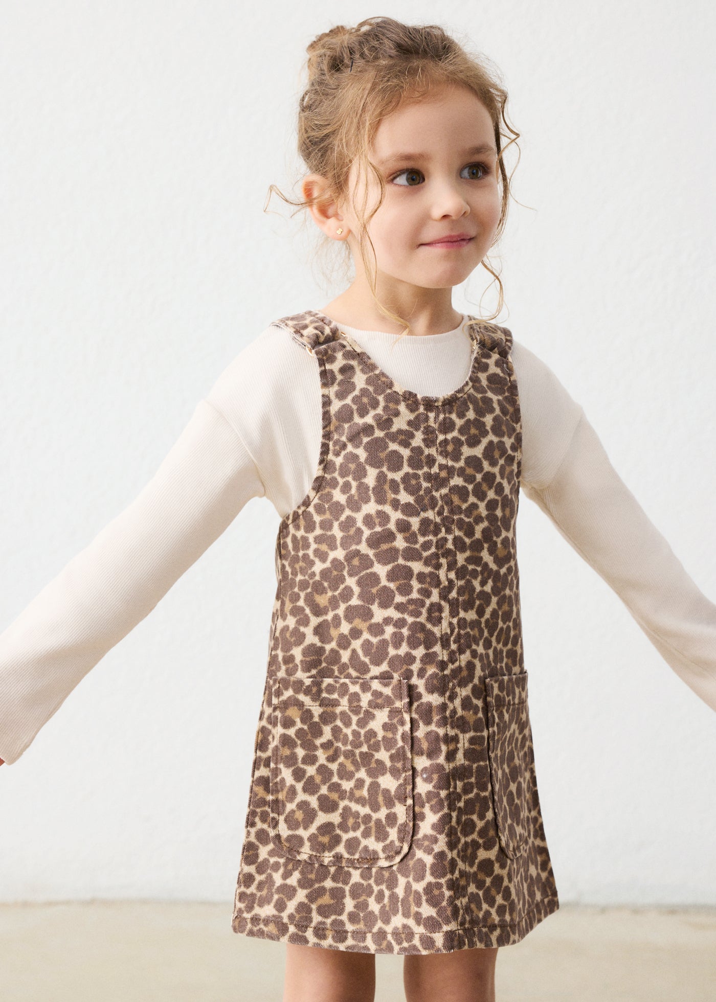 Camiseta con peto niña