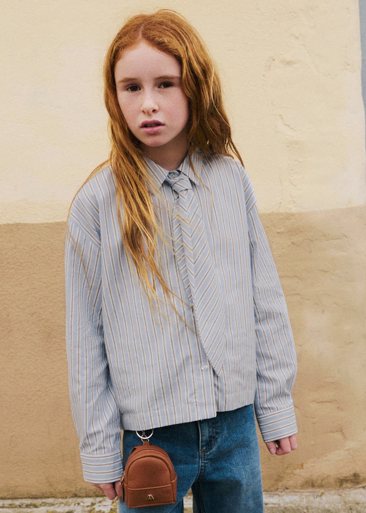 Blusa con corbata chica