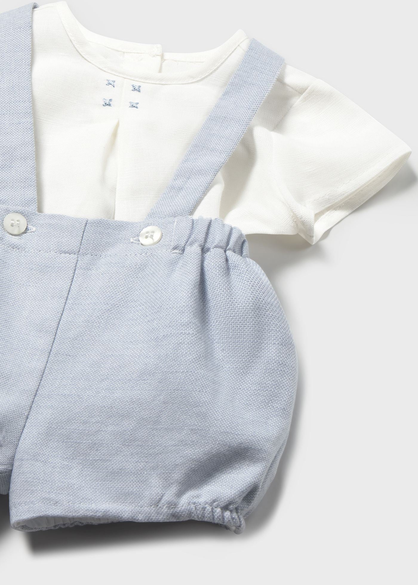 Conjunto pantalón corto tirantes y camisa recién nacido
