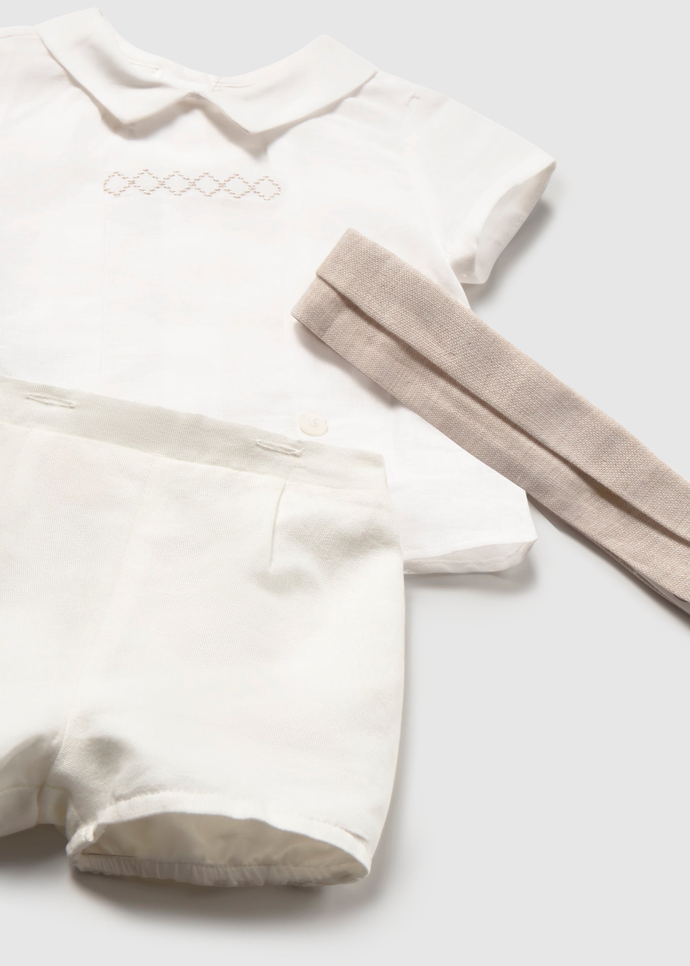 Conjunto ceremonia pantalón corto y camisa recién nacido