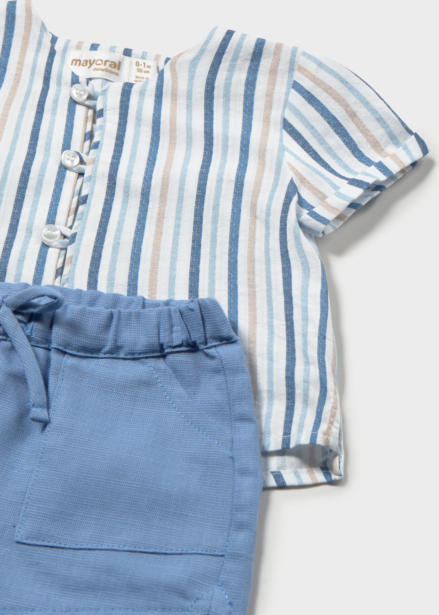 Conjunto pantalón corto y camisa de rayas recién nacido