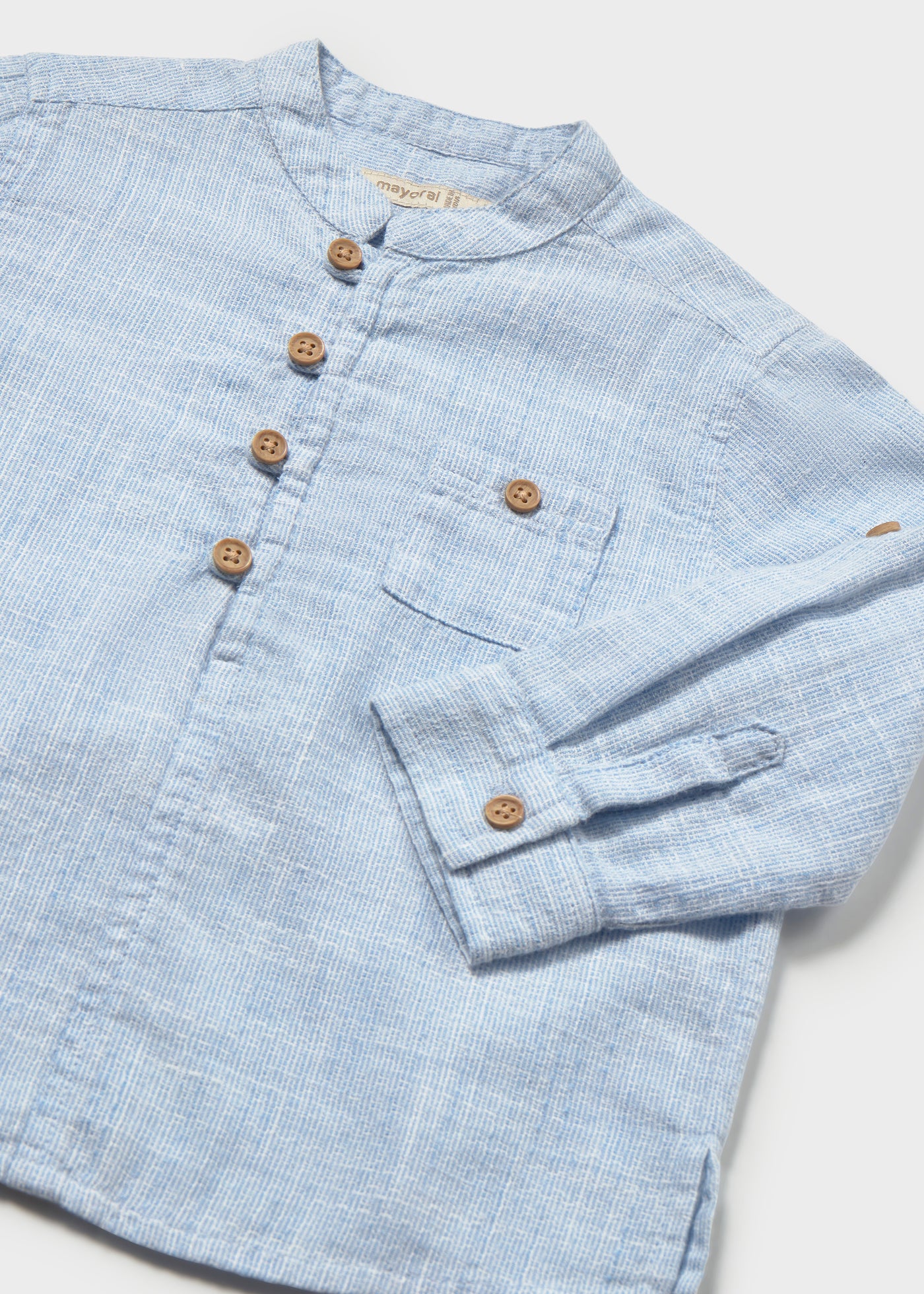 Camisa con cuello mao bebé